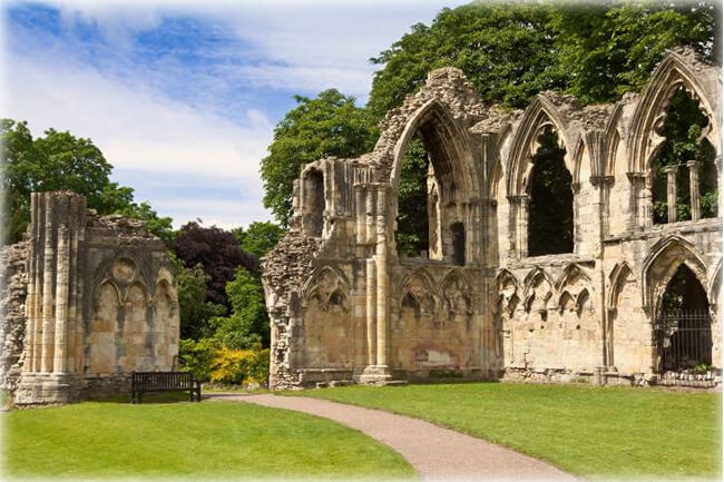 City of York, England - Tourist Attractions and Centre Hotels [UK Travel]